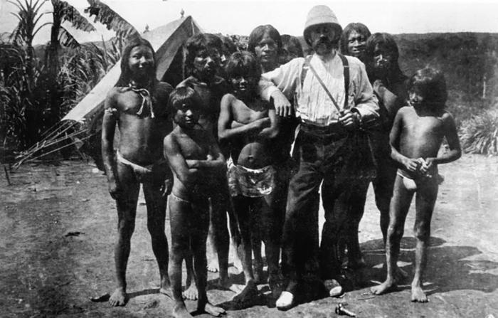 Roger Casement a Putumayo indiánok körében, 1910