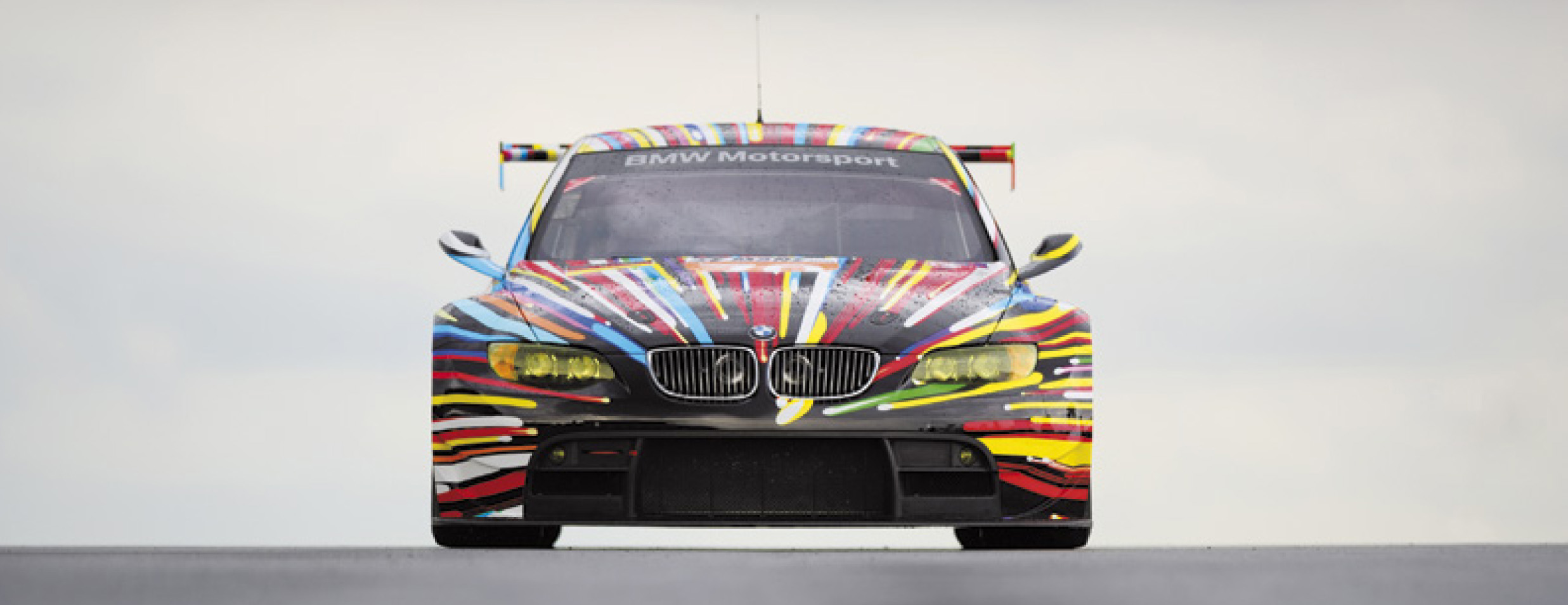 Egy helyben áll, mégis mintha már elindult volna felénk Jeff Koons modellje © BMW GROUP