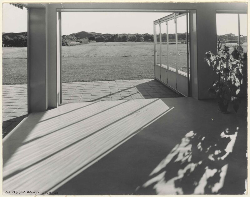 3_ Besnyő Éva_A Dijkstra család nyaralója_Groet_1934_Leideni Egyetemi Könyvtár_Maria Austria Intézet- Amszterdam.jpg