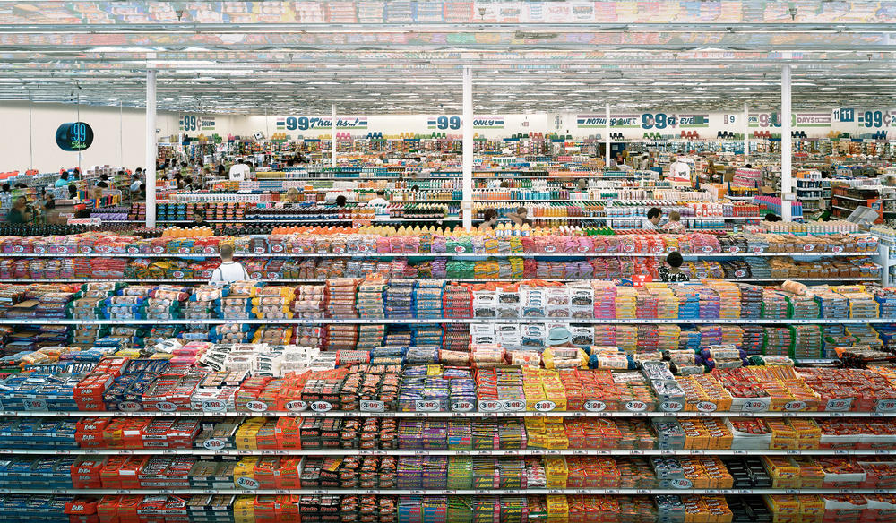 Andreas Gursky: 99 cent (diptichon), 2001, print, 206×341 cm, magántulajdon