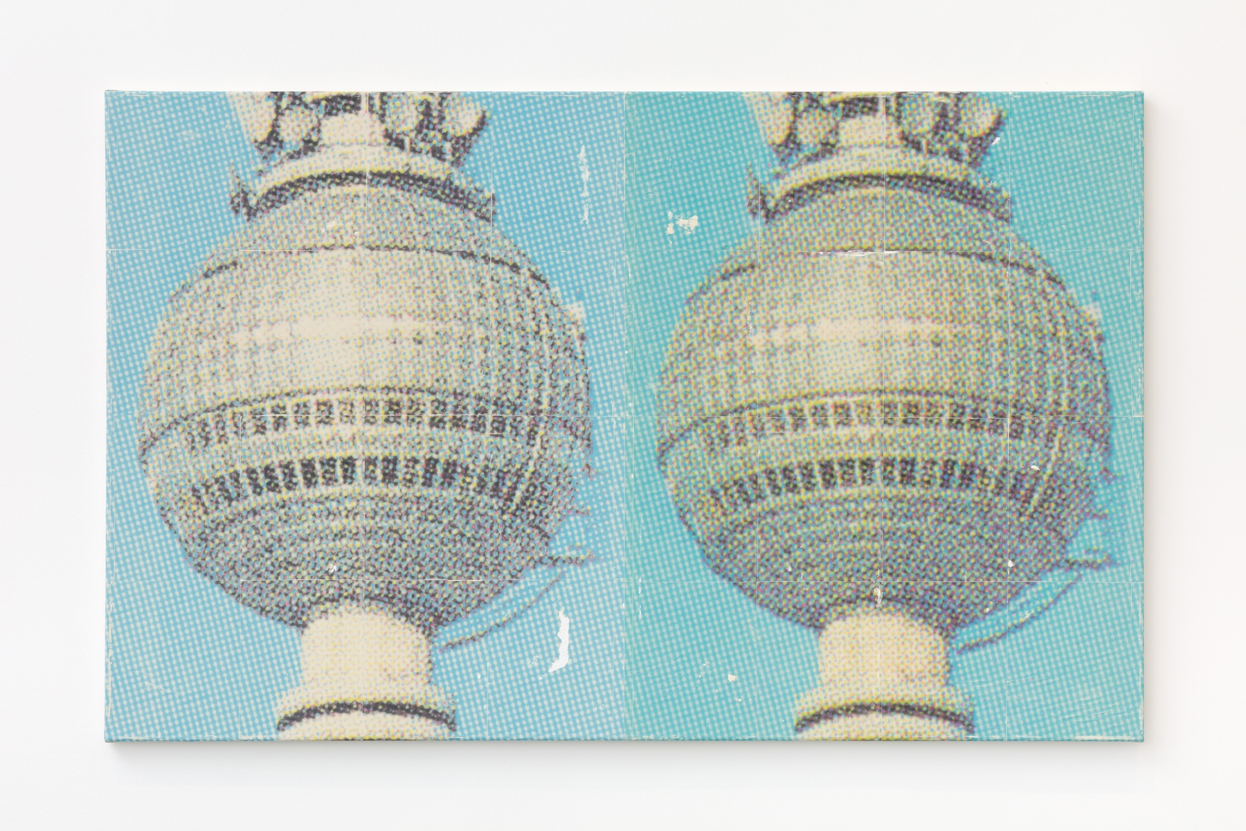 Fridvalszki Márk: Untitled (Fernsehturm 88), 2023, pigment transzfer, akril, vászon, 120 x 75. Fotó: Biró Dávid