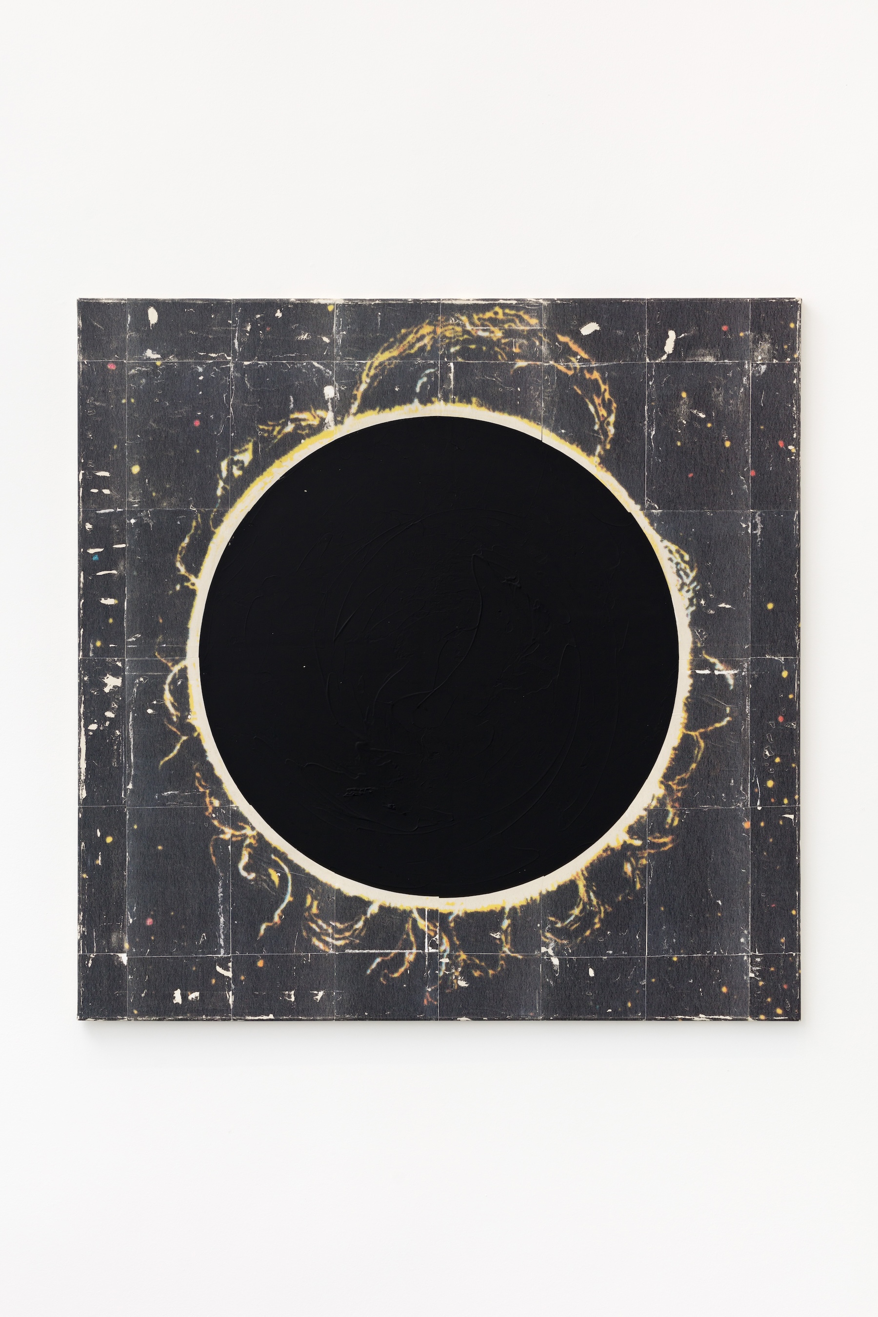 Fridvalszki Márk: Black Hole Sun, 2024, pigment transzfer, akril, vászon, 100 x 100 cm. Fotó: Biró Dávid